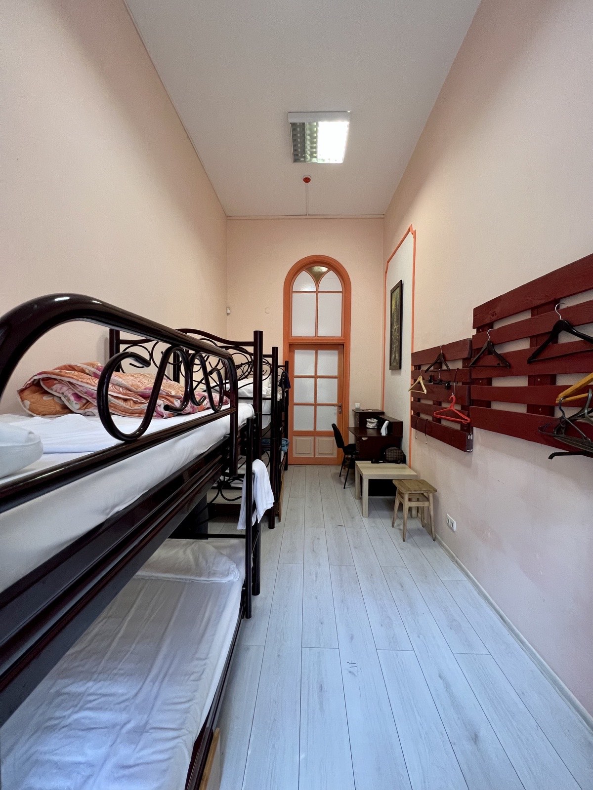 Women's room #1 — overview